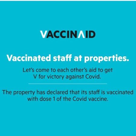 Vaccinated Staff - Oyo 1300 Crecia Guest House Hatu Esterno foto