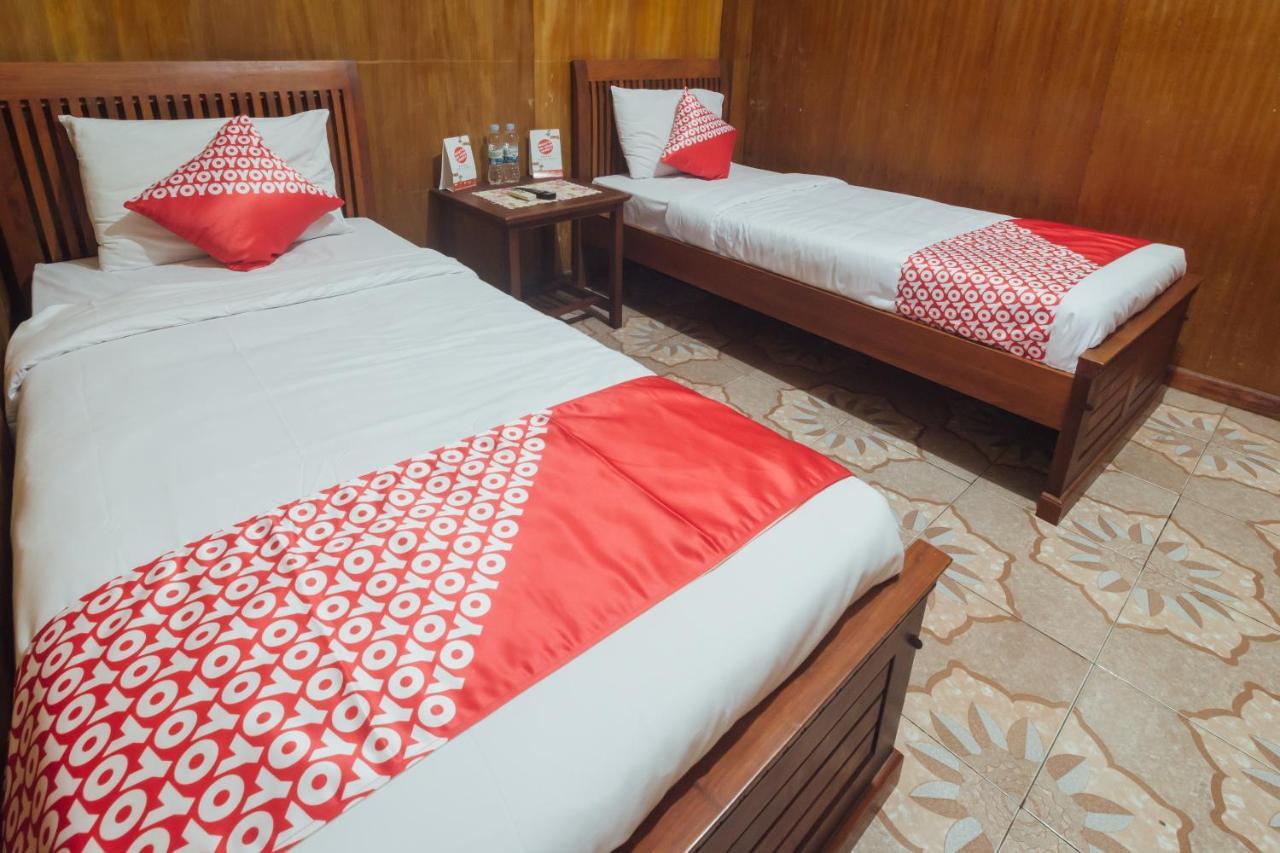 Vaccinated Staff - Oyo 1300 Crecia Guest House Hatu Esterno foto