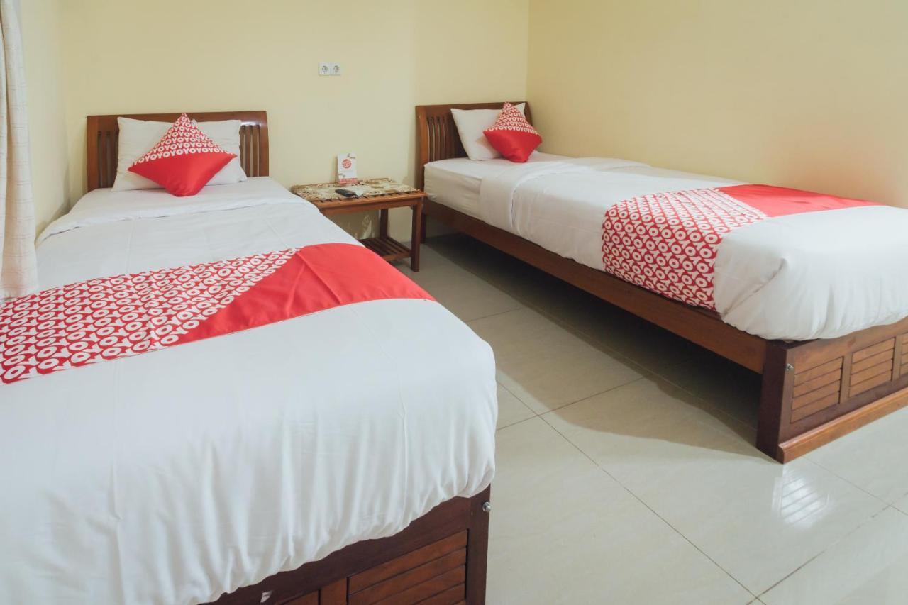Vaccinated Staff - Oyo 1300 Crecia Guest House Hatu Esterno foto