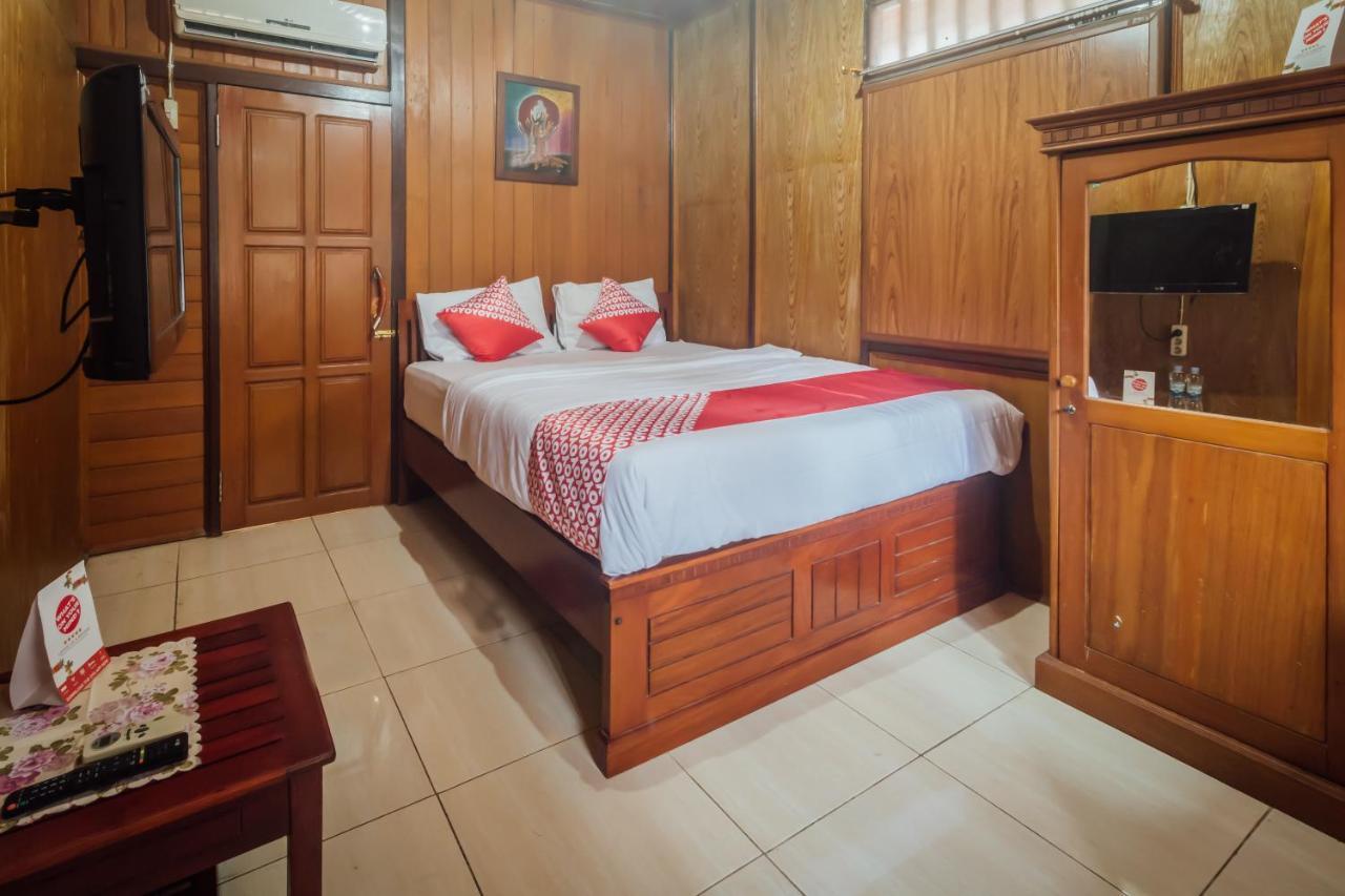 Vaccinated Staff - Oyo 1300 Crecia Guest House Hatu Esterno foto