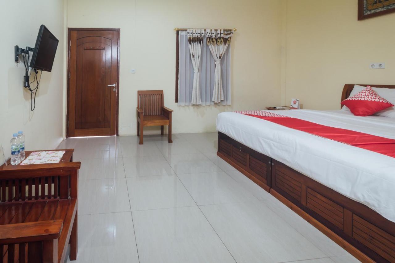 Vaccinated Staff - Oyo 1300 Crecia Guest House Hatu Esterno foto