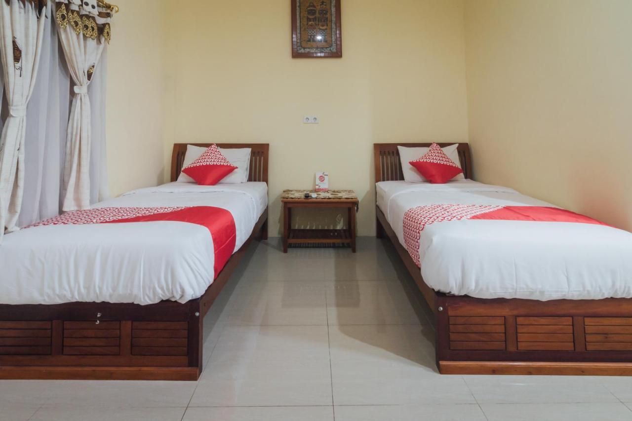 Vaccinated Staff - Oyo 1300 Crecia Guest House Hatu Esterno foto